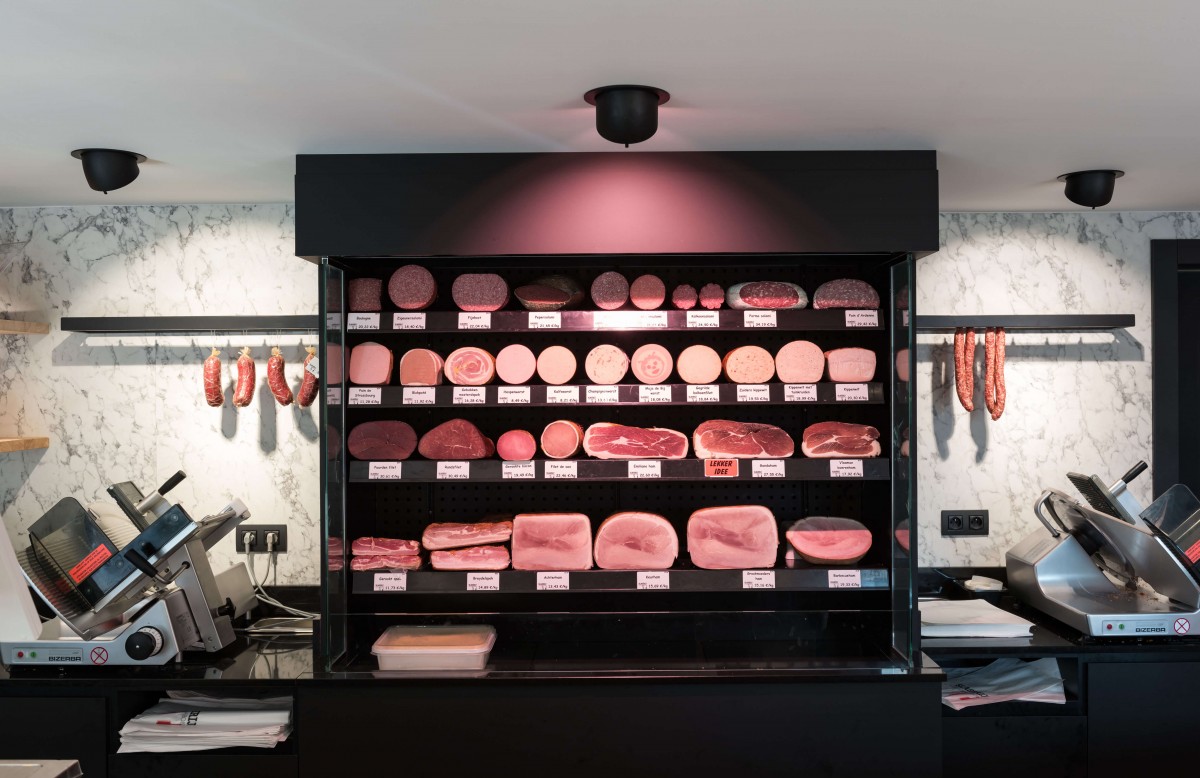 Huisbereide charcuterie aan de toonbank